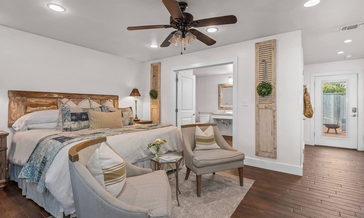 Fredericksburg House | The Melvin: Wine Trail Oasis, Hot Tub & Fire Pit