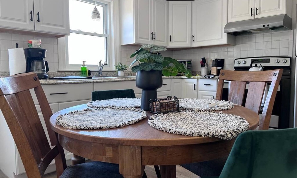 Woonsocket Apartment | The Mendon Oasis - Woonsocket