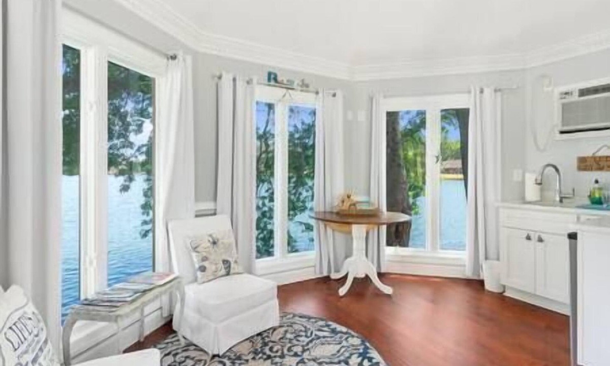 Portsmouth House | The Mermaids Lair 🧜‍♀️