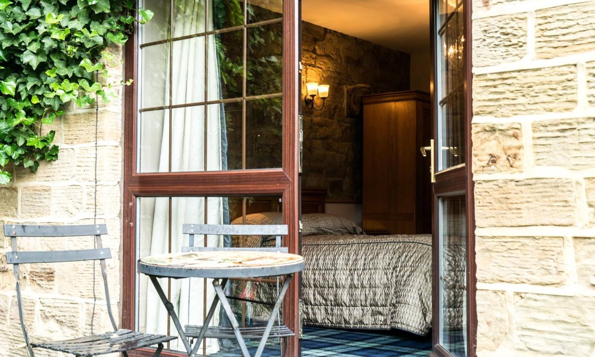 Ossett Hotel | The Mews