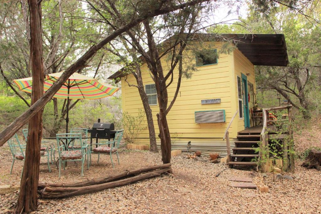 Marble Falls House | The Mexico Cabin at Creekside Camp & Cabins