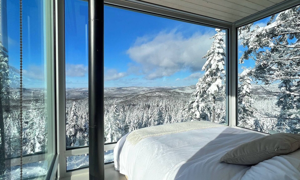 Lac Beauport Ski Chalet | The MICA - Panoramic View With Spa Near Quebec City