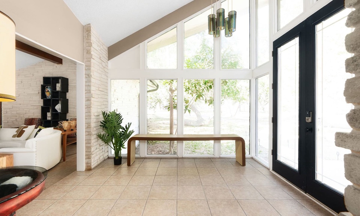 Seguin House | The Mid-Century Modern House - Long Term Available