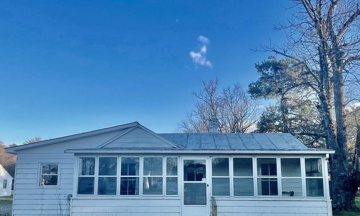 Mattaponi House | The Mill Camp offers comfortable and affordable accommodations. Pet Friendly!