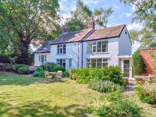 Ault Hucknall House | The Mill Cottage