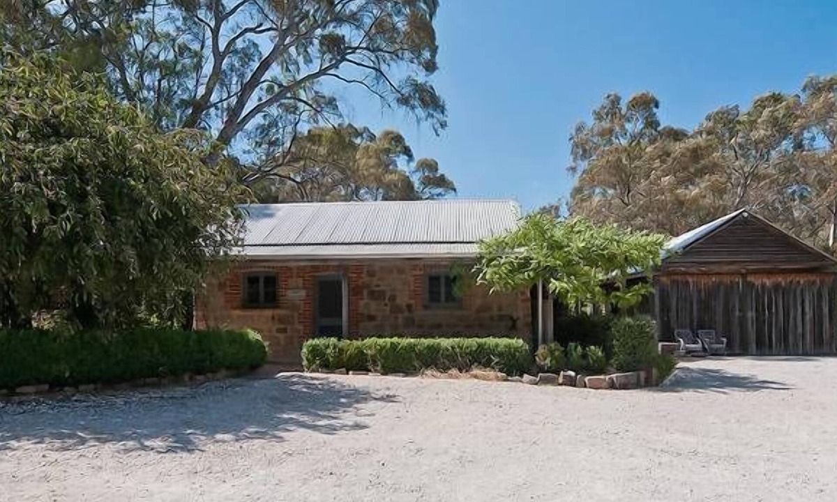 Cockatoo Valley Bed & Breakfast | The Miners Cottage Barossa
