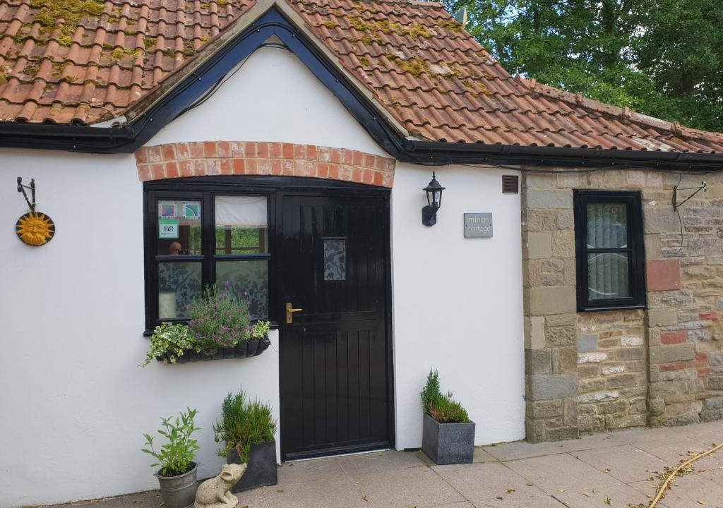 Whitecroft House | The Miners Cottage