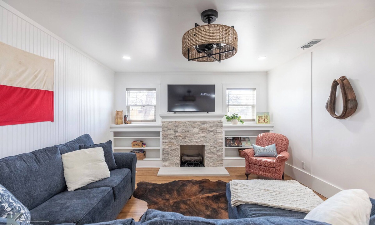 Abilene House | The Minty Blue charming Americana Cottage, newly remodeled and cozy retreat.