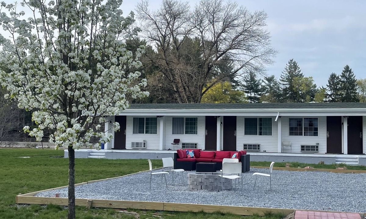 Acton Hotel | The Minuteman Inn