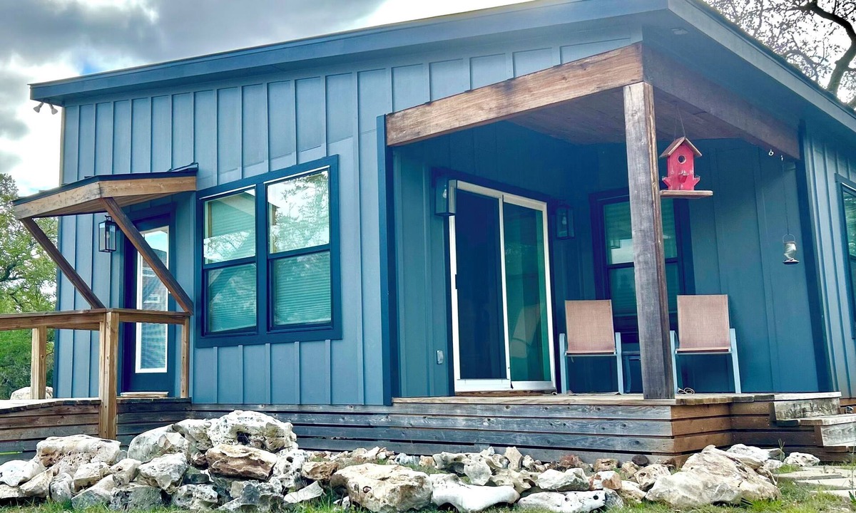 San Marcos Cabin | THE MOCKINGBIRD:nCozy & Modern Guest Cabin, between San Marcos & Wimberley!