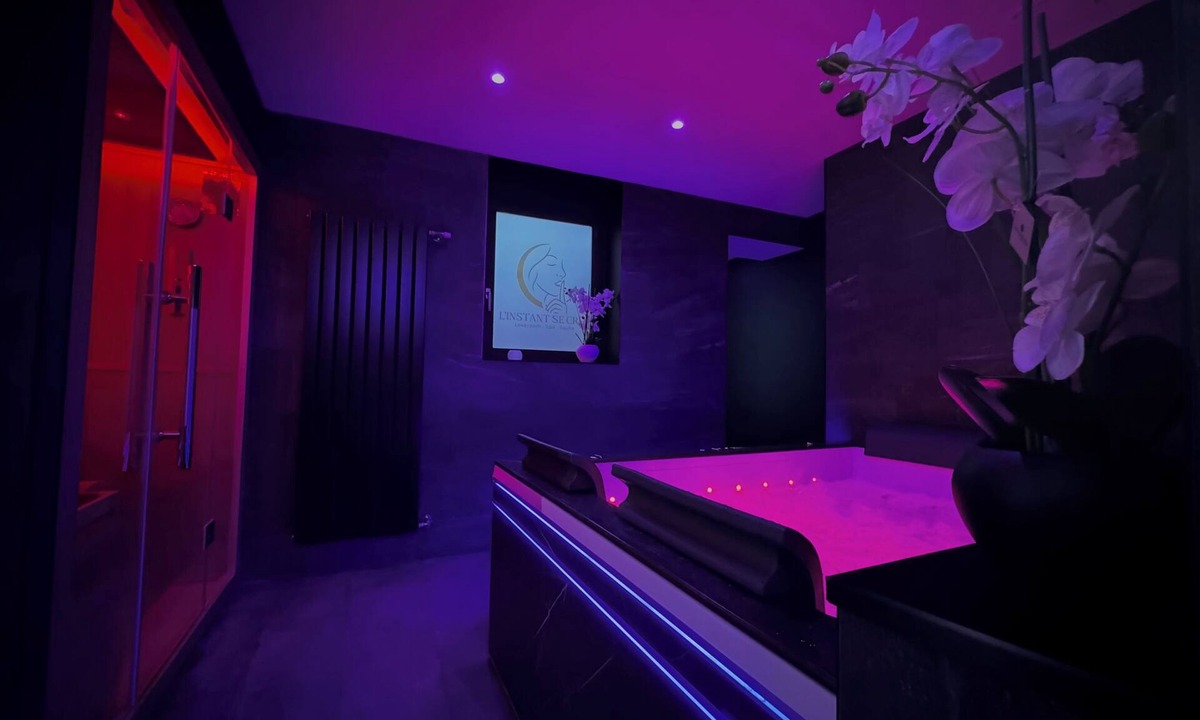 Oignies Bed & Breakfast | THE MOMENT IS CREATED. Exclusive Loveroom