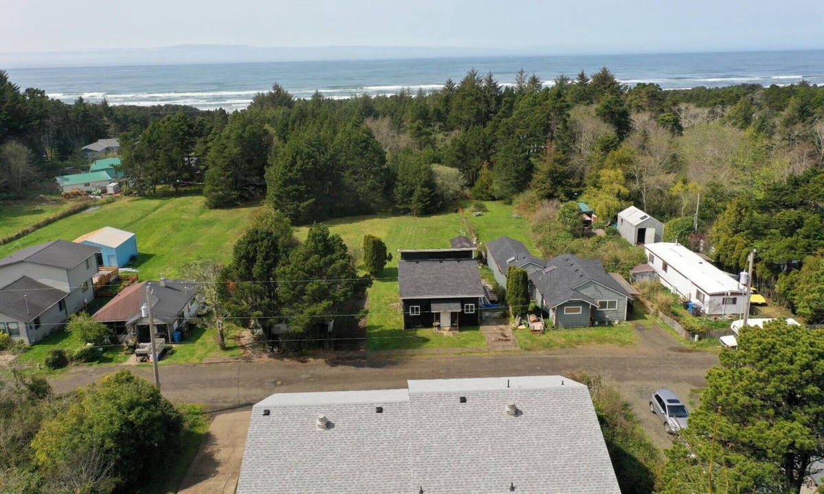 Yachats House | The Momma Blue Whale