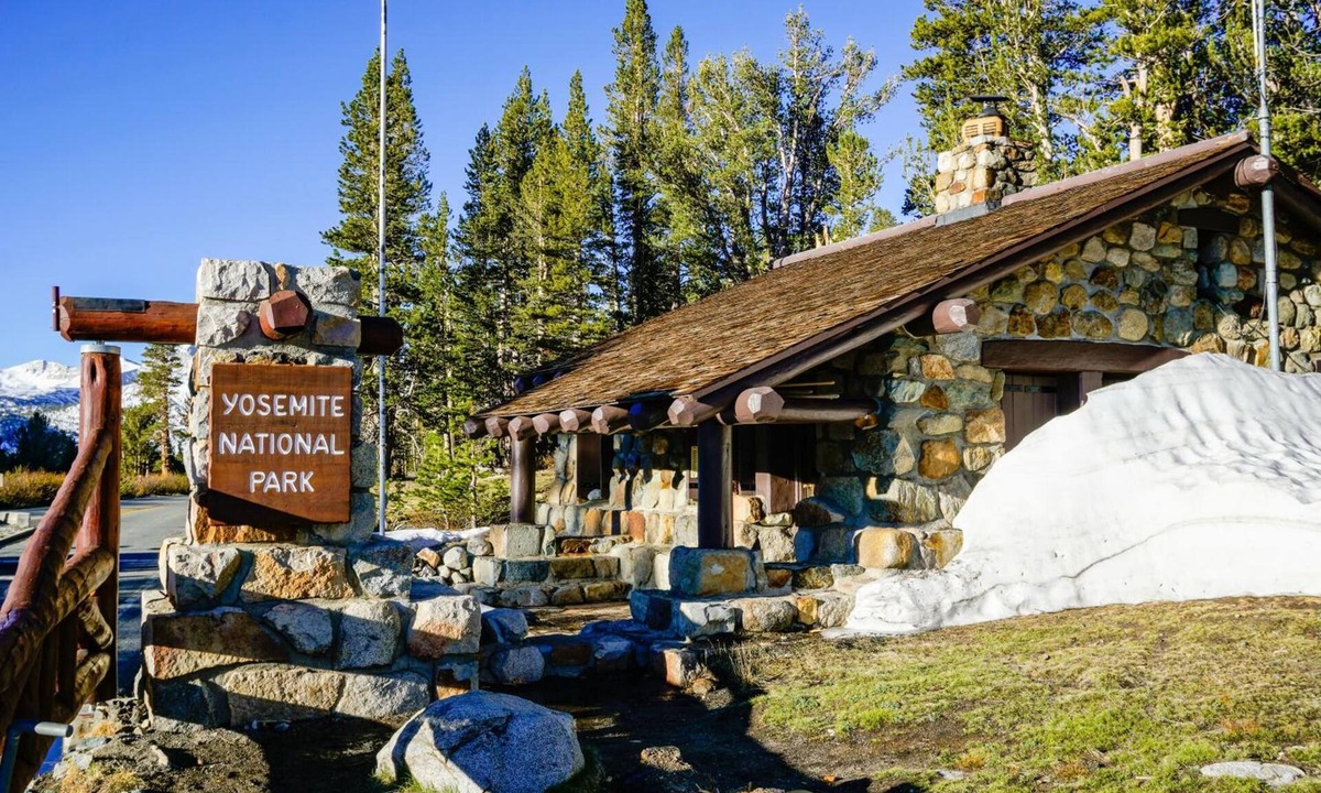 Mariposa Hotel | The Monarch Inn
