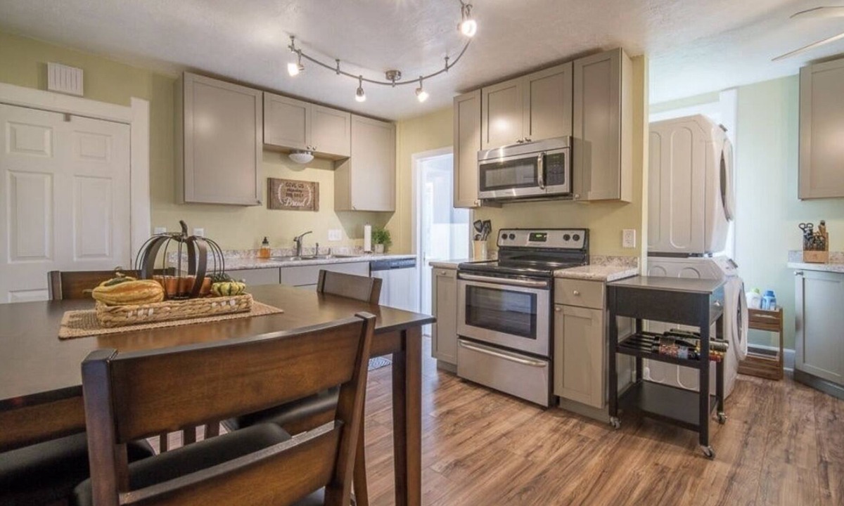 Port Washington Apartment | The Montgomery, Upper