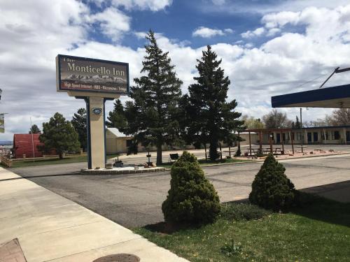 Monticello Hotel | The Monticello Inn