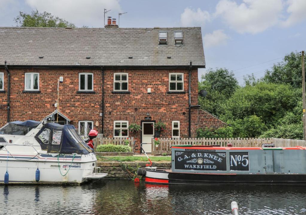 Stanley House | The Moorings