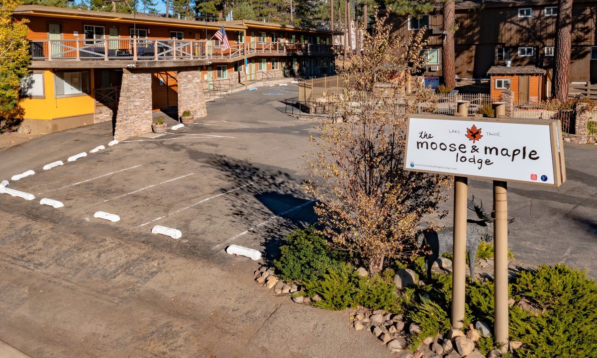 Lakeside Park Cabin | The Moose and Maple Lodge