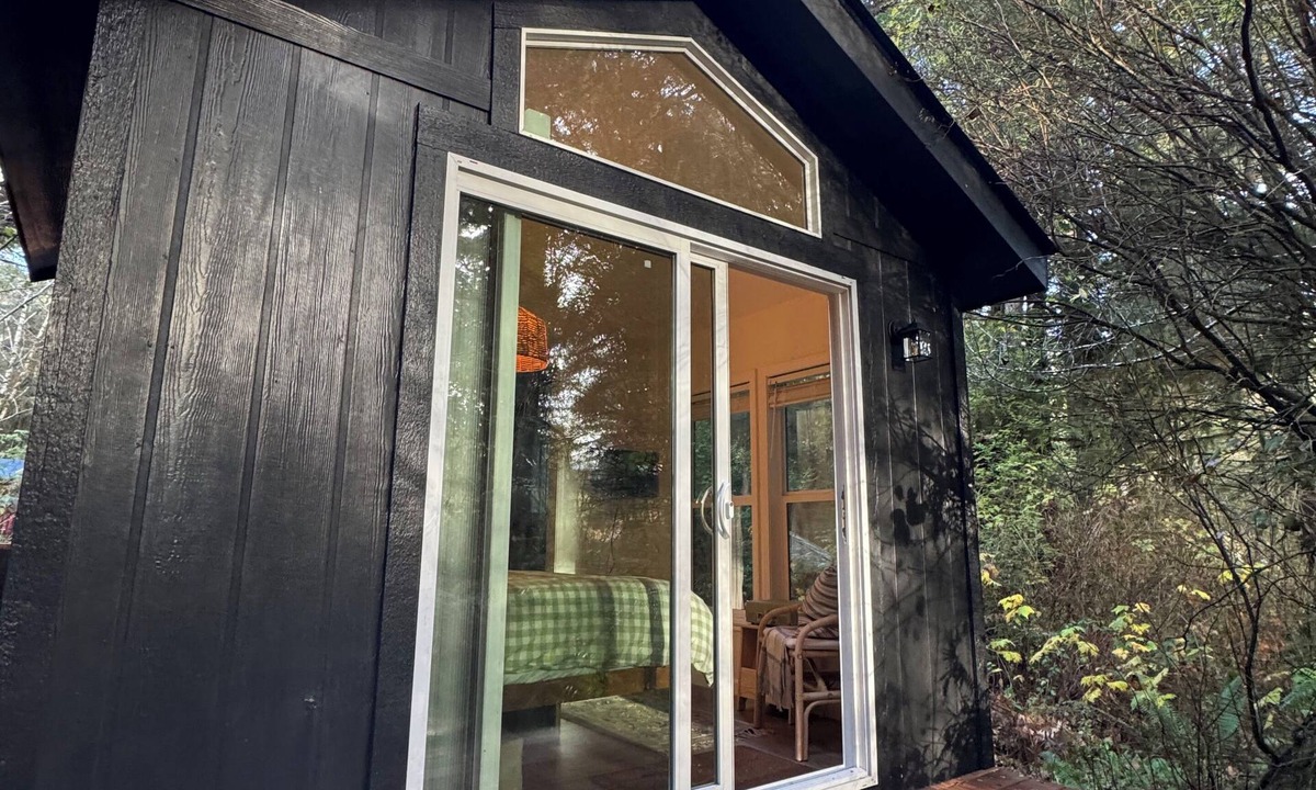 Klamath Cabin | The Mossy Hideout Cabin