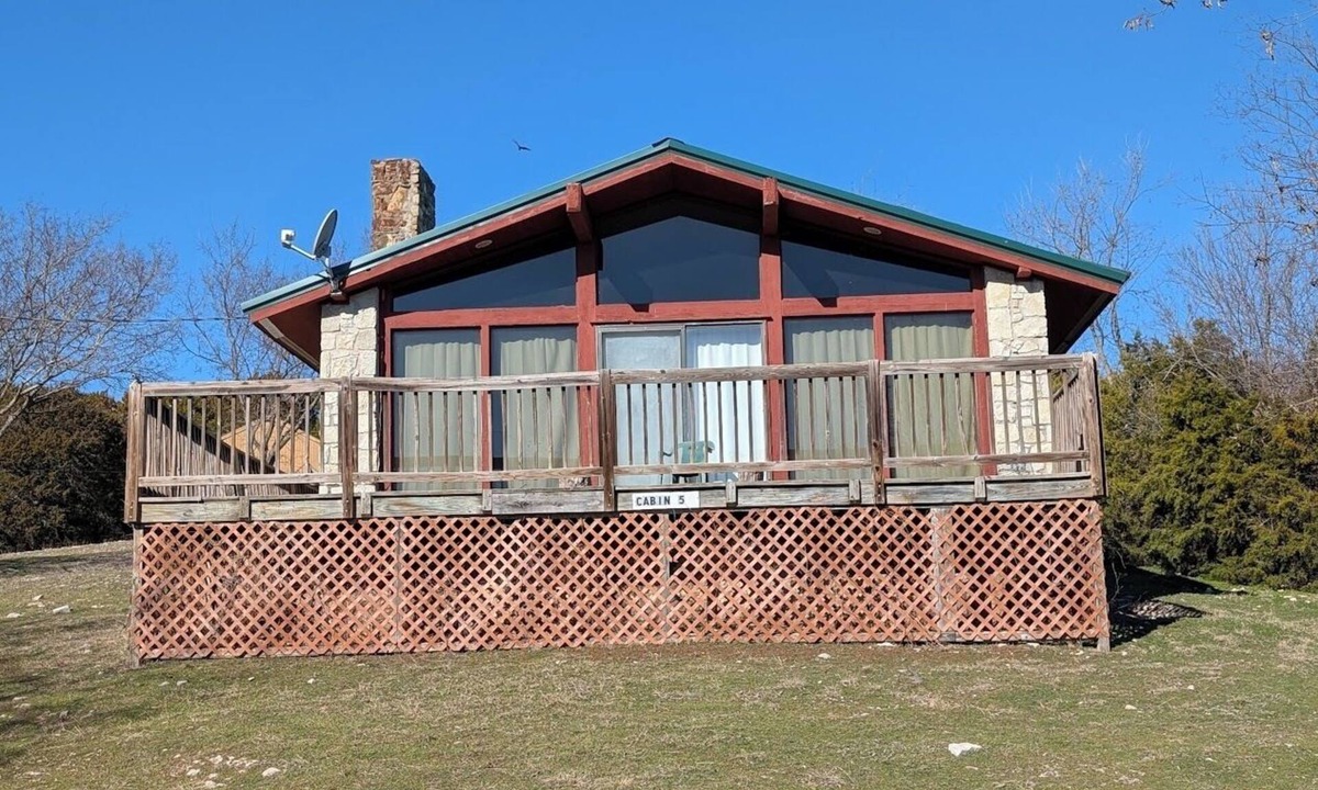 Davis Cabin | The Most Beautiful Views in Turner Falls