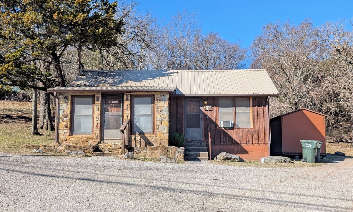Davis Cabin | The Most Beautiful Views in Turner Falls