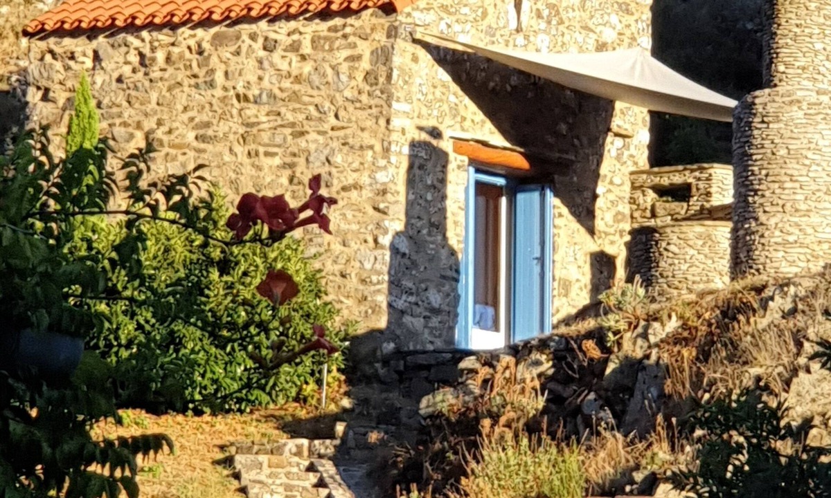 Rieussec Cottage | The Moulin de Trédos, The sheepfold of the Moulin de Trédos