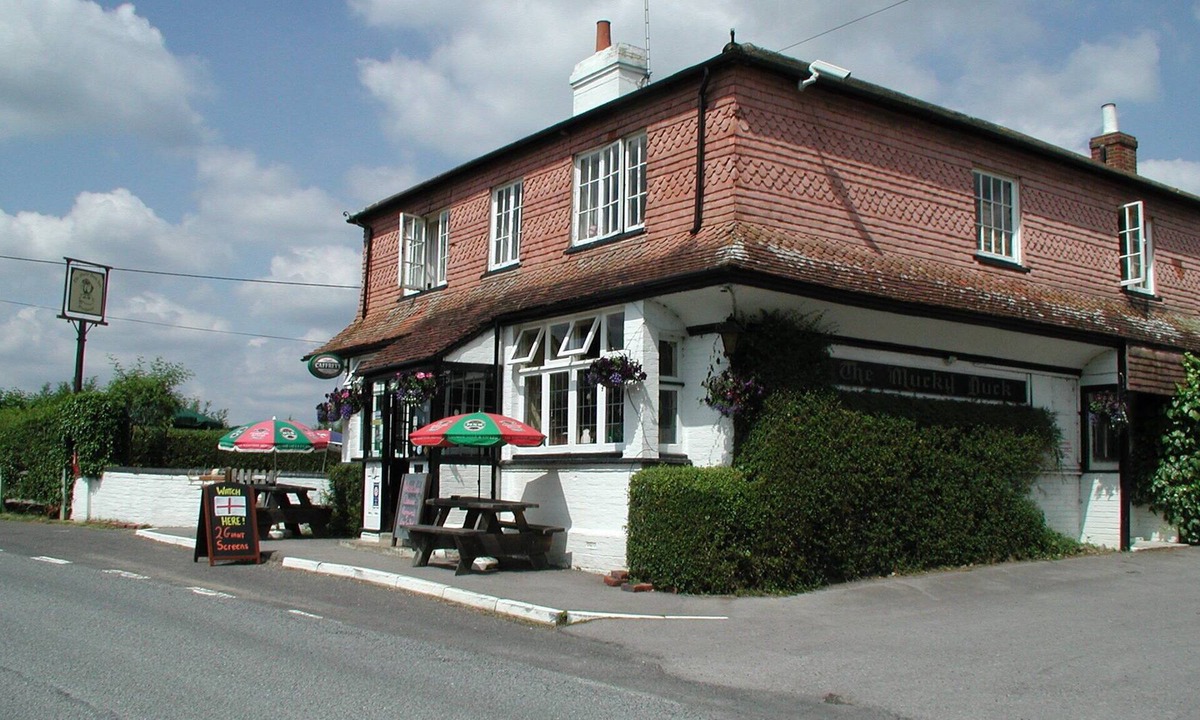 Barns Green Hotel | The Mucky Duck Inn