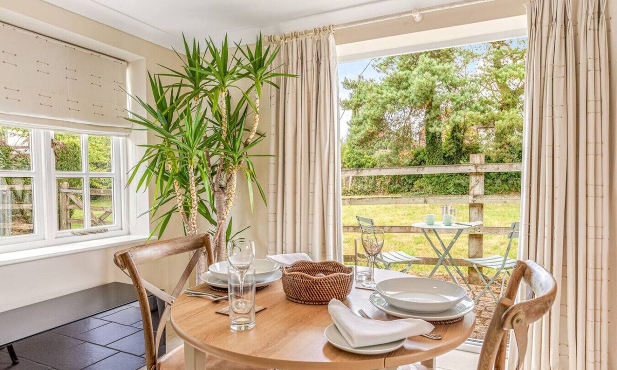 Maidensgrove Apartment | The Mulberry Cottage