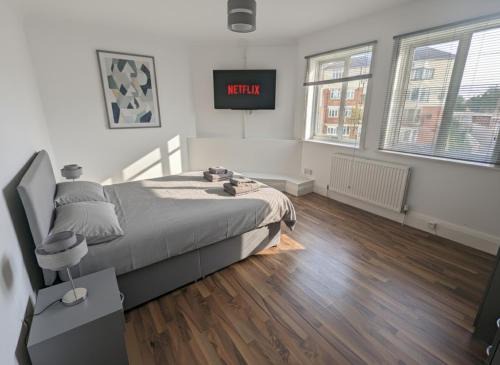 Shirley Hotel | The Music Rooms! Rooms above Griffin Pub-Winter 2026 Sale!