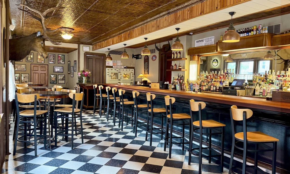 Naples Hotel | The Naples Hotel
