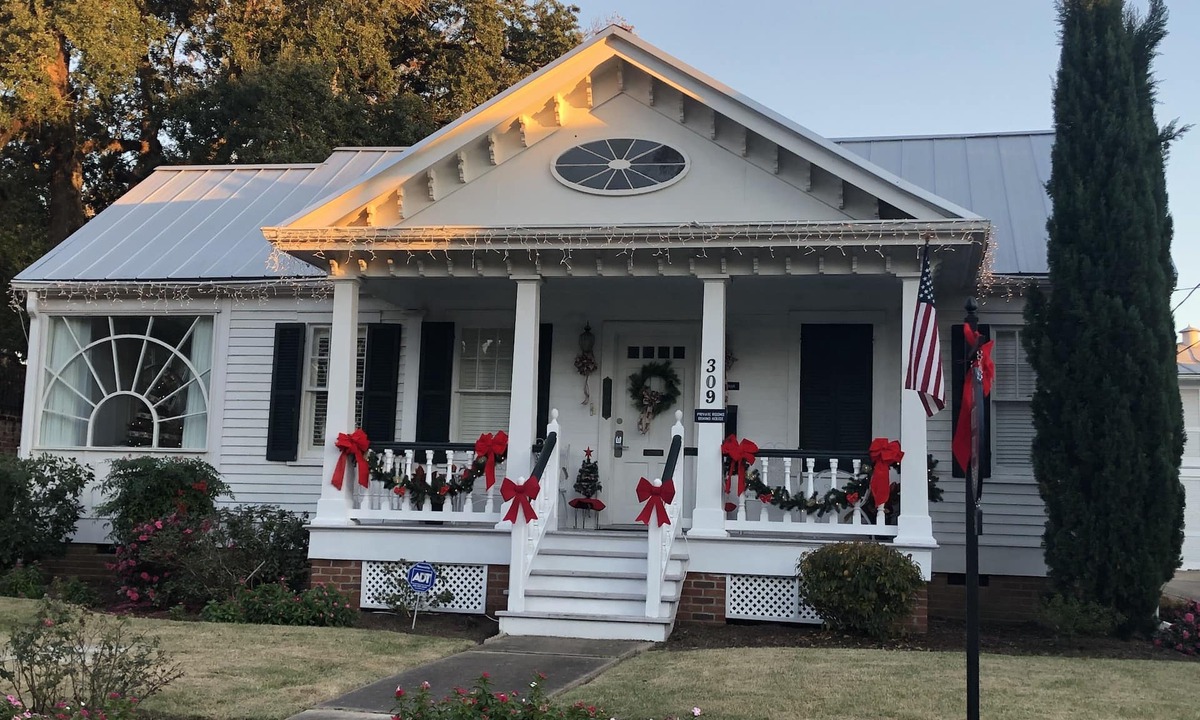 Natchez House | The Natchez Pearl