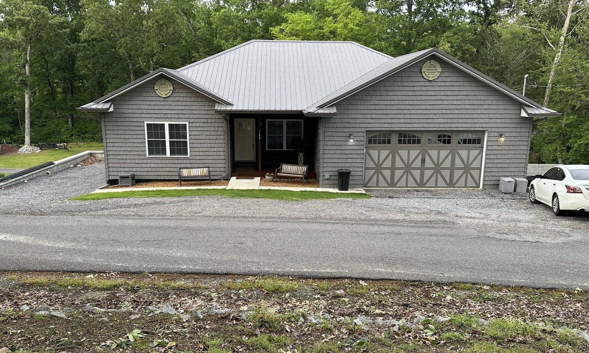 Gilbertsville House | THE NAUTI FARMHOUSE - 1 mile to Moors Resort w Dock/Golf Cart/Pontoon Rental