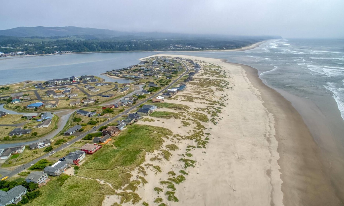 Bayshore House | The Nautical House