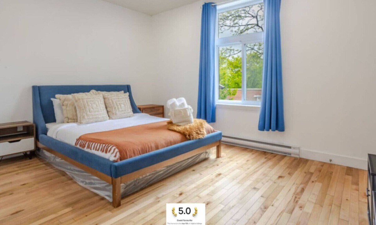 Cote-Des-Neiges—Notre-Dame-De-Grace Apartment | The NDG Nest|A Relaxing 3BR Getaway in DT MTL