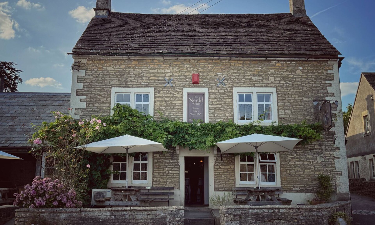 Grittleton Bed & Breakfast | The Neeld Arms