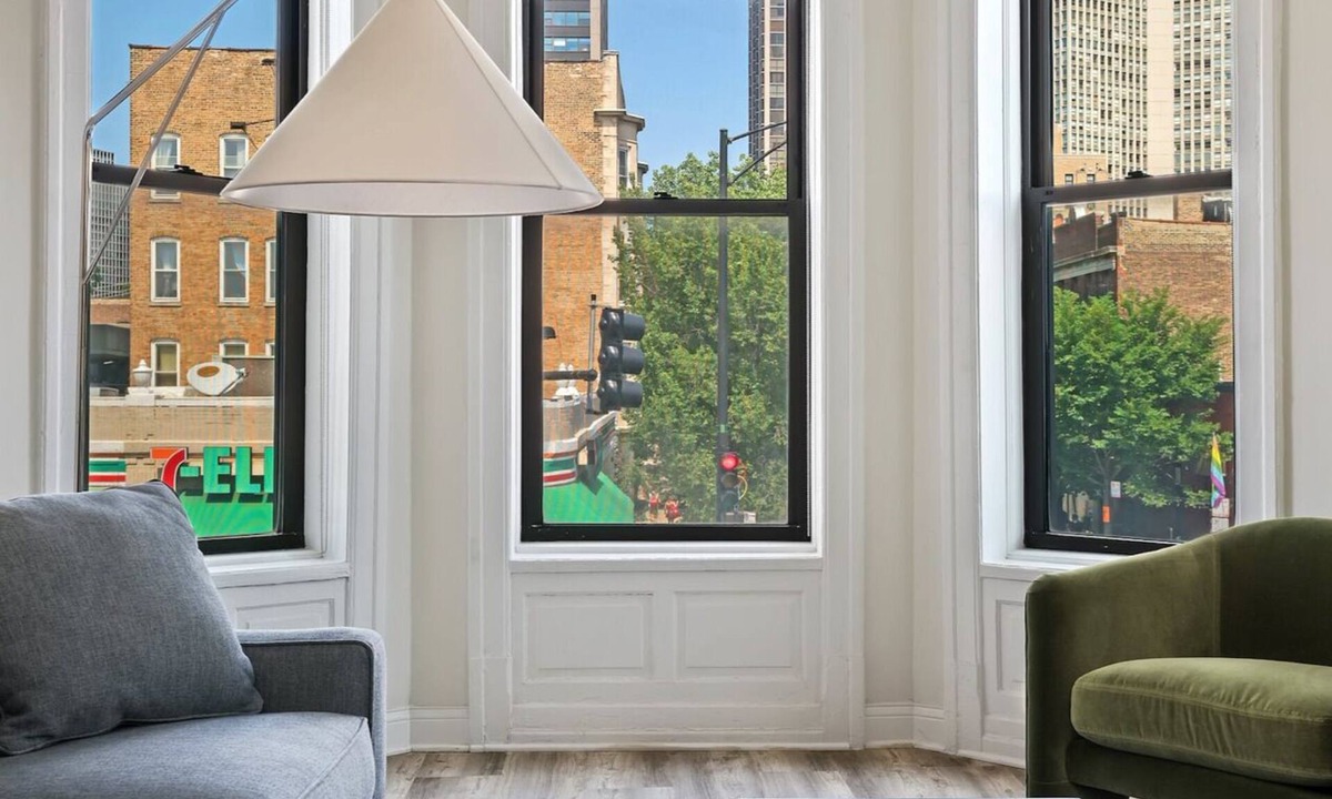 Park West Hotel | The Neighborhood Hotel - Lincoln Park