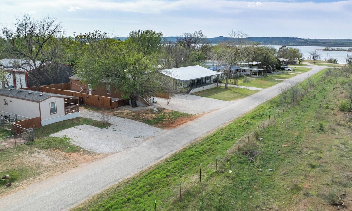 Graford House | The NEST afforable pk family friendly and close to rocker b and waters edge