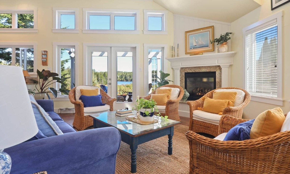 Upper Blandford House | The Nest at Deep Cove