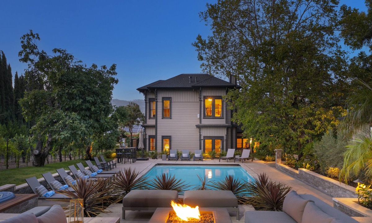 Geyserville Hotel | The New Hope Merrill House