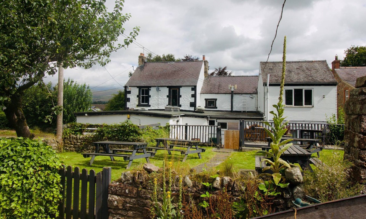 Brampton Cottage | The New Inn 1730