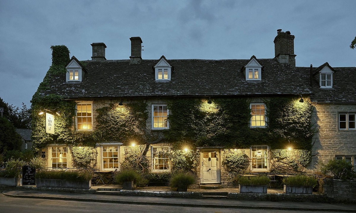 Coln St Aldwyns House | The New Inn