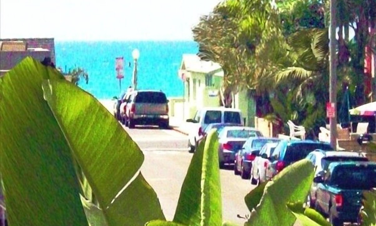 West Newport House | the Newport Family Peninsula Beach HousenA fun, casual + kind family beach spot!