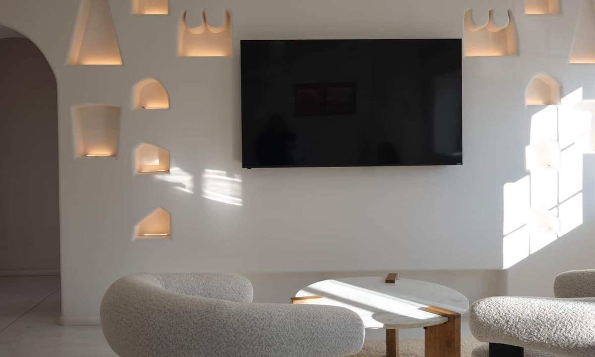 Santa Fe House | The Nicho House: 4BD Ultra-Modern Adobe: Walk to Plaza