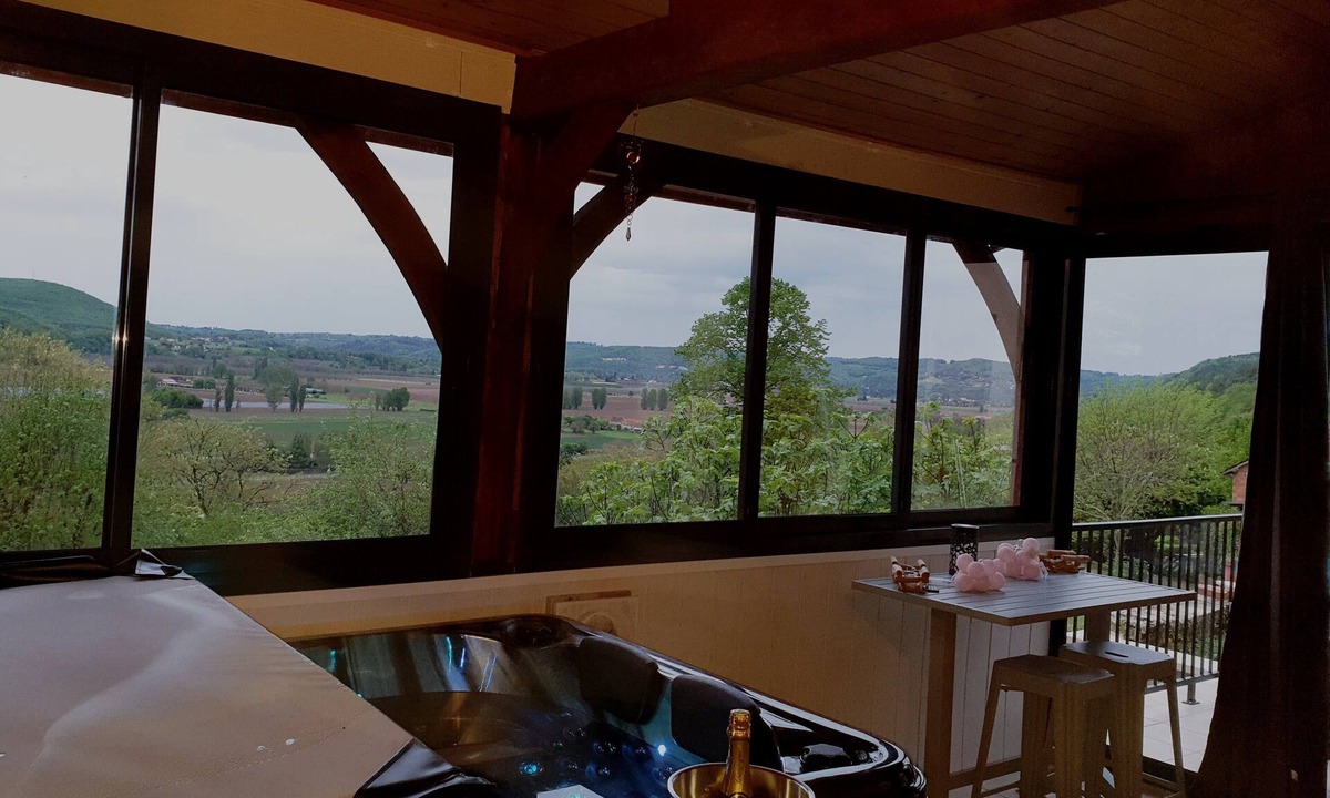 Bezenac Cottage | The Nightingale