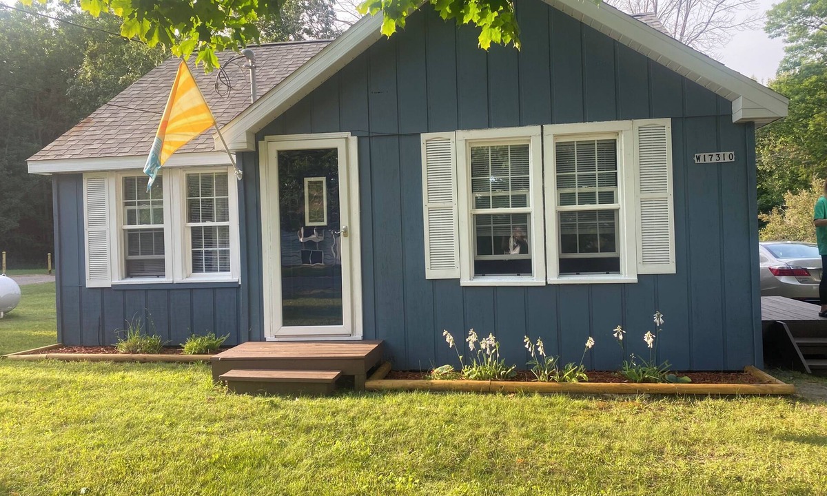 Curtis House | The Northern Nest-Hot Tub/Views of Curtis and Lake.nState tax included