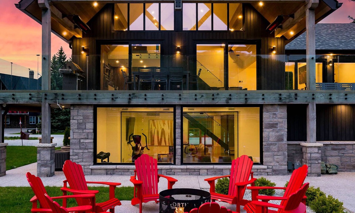 The Blue Mountains Ski Chalet | The Northern Escape HOT TUB & SAUNA!