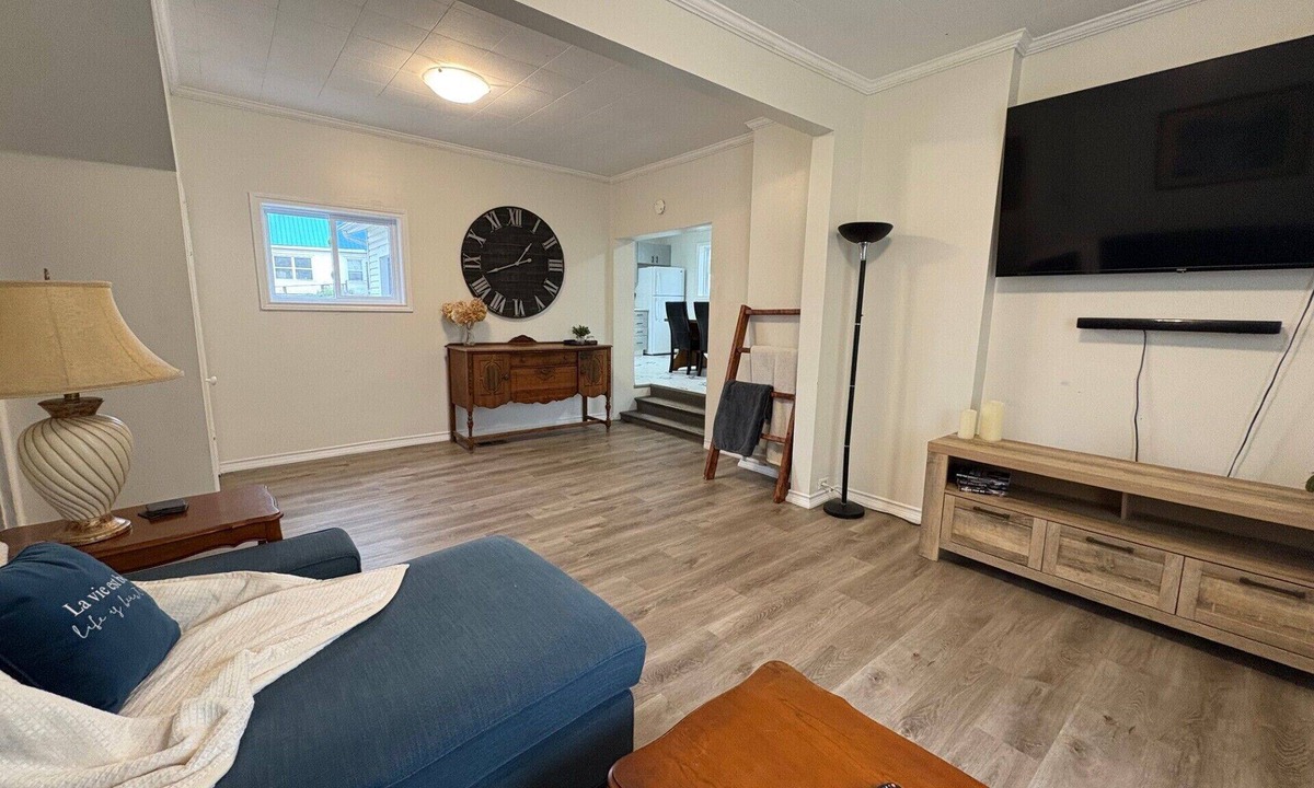 Norwood House | The Norwood Nest - Cozy Home in Town by trails
