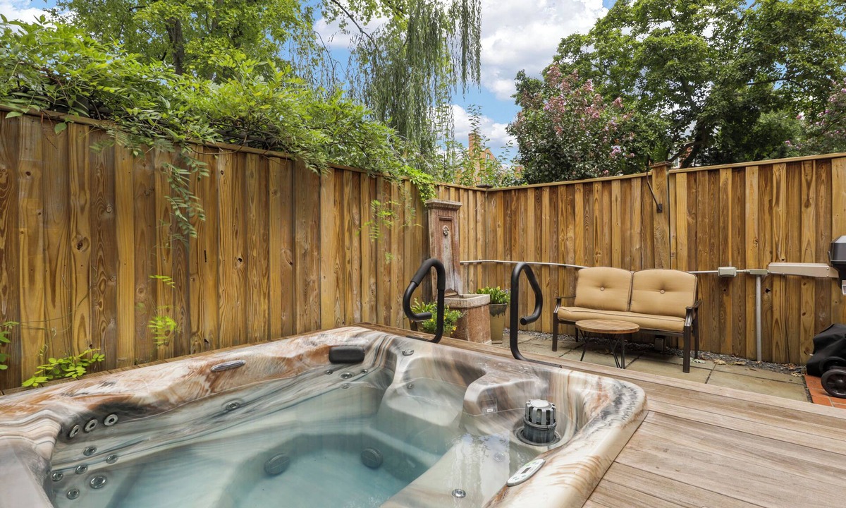 Old Town Alexandria House | The Nostalgic of Old Town