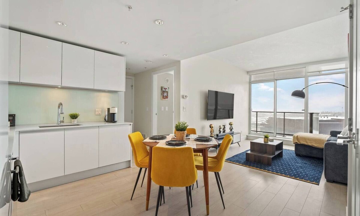 Victoria Park Apartment | The Nova - Stampede Views & Free Parking!