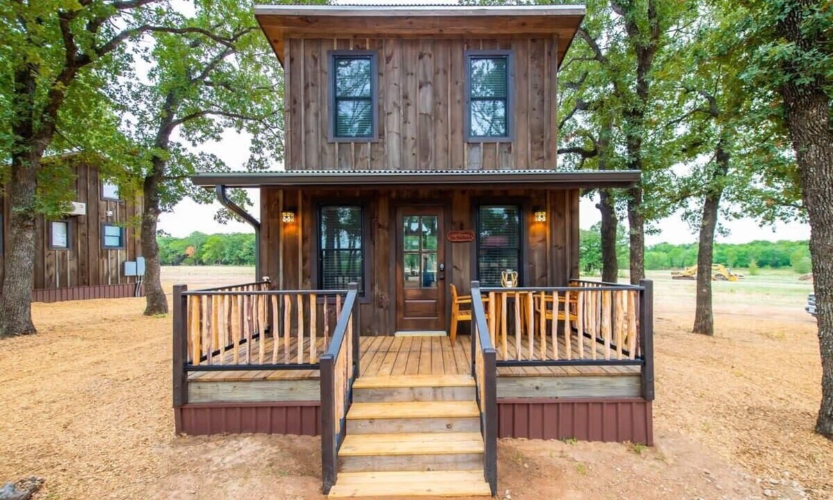 Elm Mott Ski Chalet | The Nuthatch Cabin (15 MIN to Magnolia & Baylor)