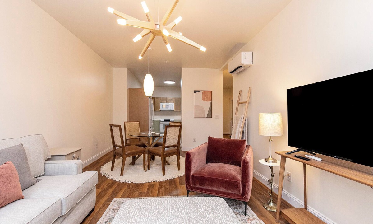 Onancock Apartment | The Oak - Short Stays on Market
